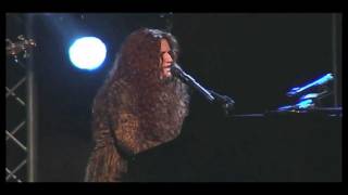 Sarah Kelly Live - Standing on My Knees
