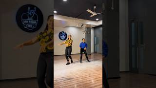 Download lagu hassa buliya cho uhh girda #musicshorts #creativeshorts #bhangrashorts #danceshorts #karmita099 mp3