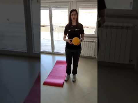 Tagliaquarantena, esercizi di ginnastica posturale con la fisioterapista Cinzia