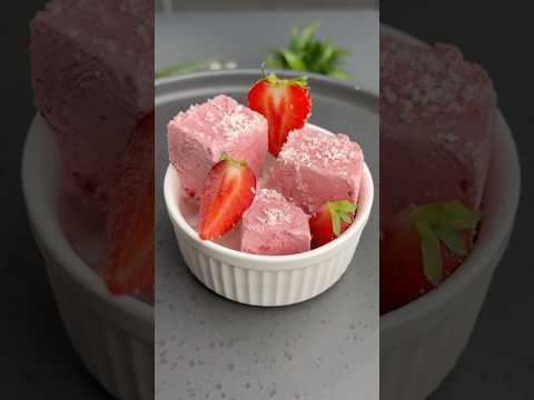 THE SECRET TO MAKING CREAMY STRAWBERRY BANANA ICE CREAM