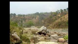 preview picture of video 'Rafting on the Trishuli River, Nepal'