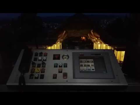 Standseilbahn 2500.02 Biel - Evilard (Leubringen) Talfahrt Führerstand in der Nacht