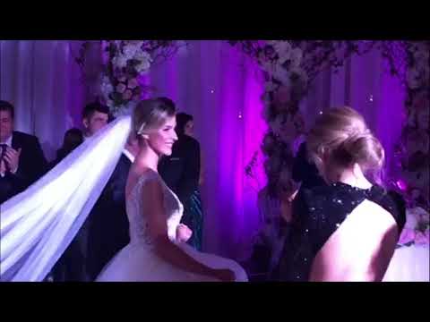 Dragan Džajić uvodi ćerku pred matičara