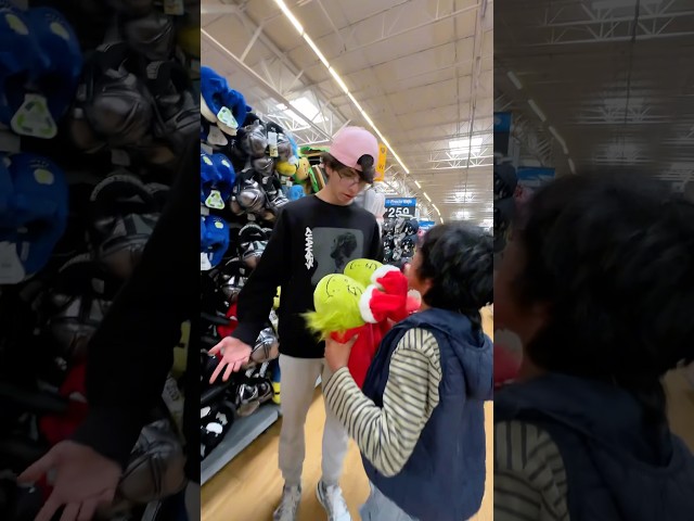 Vídeo relacionado con Ieron Pantuflas de pato, pantuflas de peluche para el hogar, pantuflas de animales novedosas, zapatos con pies de pato, pantuflas de casa mullidas (amarillo, 16 x 16 cm)