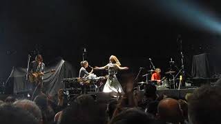 Pumarosa - Priestess - Live at Unipol Arena Bologna 13/12/2017