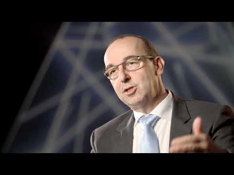 Raiffeisen Switzerland - Customer Success Story (Felix Wenger - Head of Sales and Distribution)