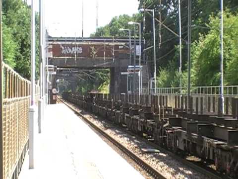 Class 92009 on a 4E32 steel train