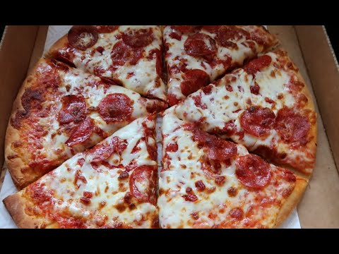 Speedway Gas Station Whole Pizza Review & Taste Test 2023