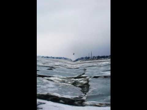 Under Byen - Det Er Mig Der Holder Træerne Sammen