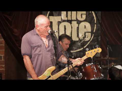 Cosmic Psychos - Nice Day To Go To The Pub - Live at The Tote 2012