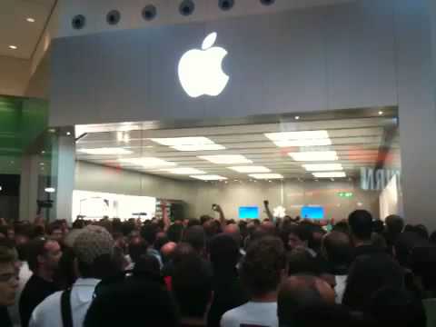 Inaugurazione Apple store di carugate carosello