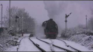 preview picture of video 'ELR - 30777 Sir Lamiel departs Ramsbottom'