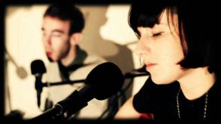 VERONICA FALLS  - Found love in the graveyard (FD acoustic session)