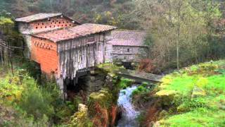 preview picture of video 'MUIÑOS DE POZO BAQUEIRO - REBORDANS  TUI'