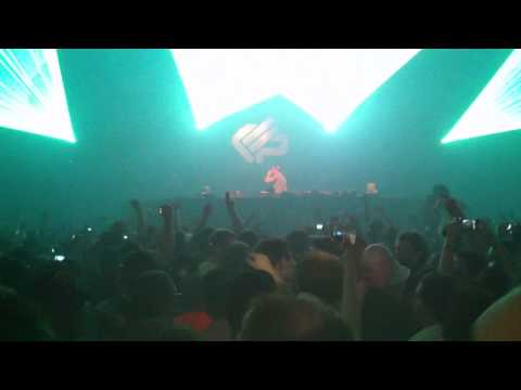 Tiesto @ Energy 2011 Green Velvet -- Flash (Nicky Romero Remix)