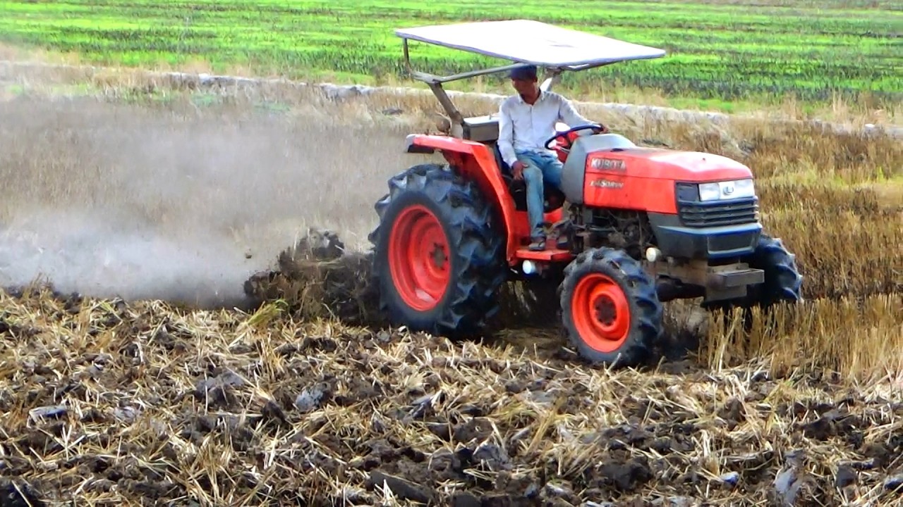 Máy cày Kubota L4508 mang dàn cầy 7 chảo chạy chóng mặt
