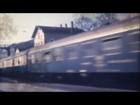2. April 1982: D 411 HELLAS-EXPRESS Dortmund-Athen mit JZ- und OSE-Wagen durcheilt Rüdesheim (Rhein)
