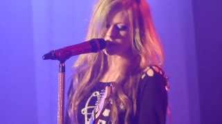 Avril Lavigne -Airplanes/ My Happy Ending/ Don&#39;t Tell Me (The Black Star Tour-Singapore 2011)