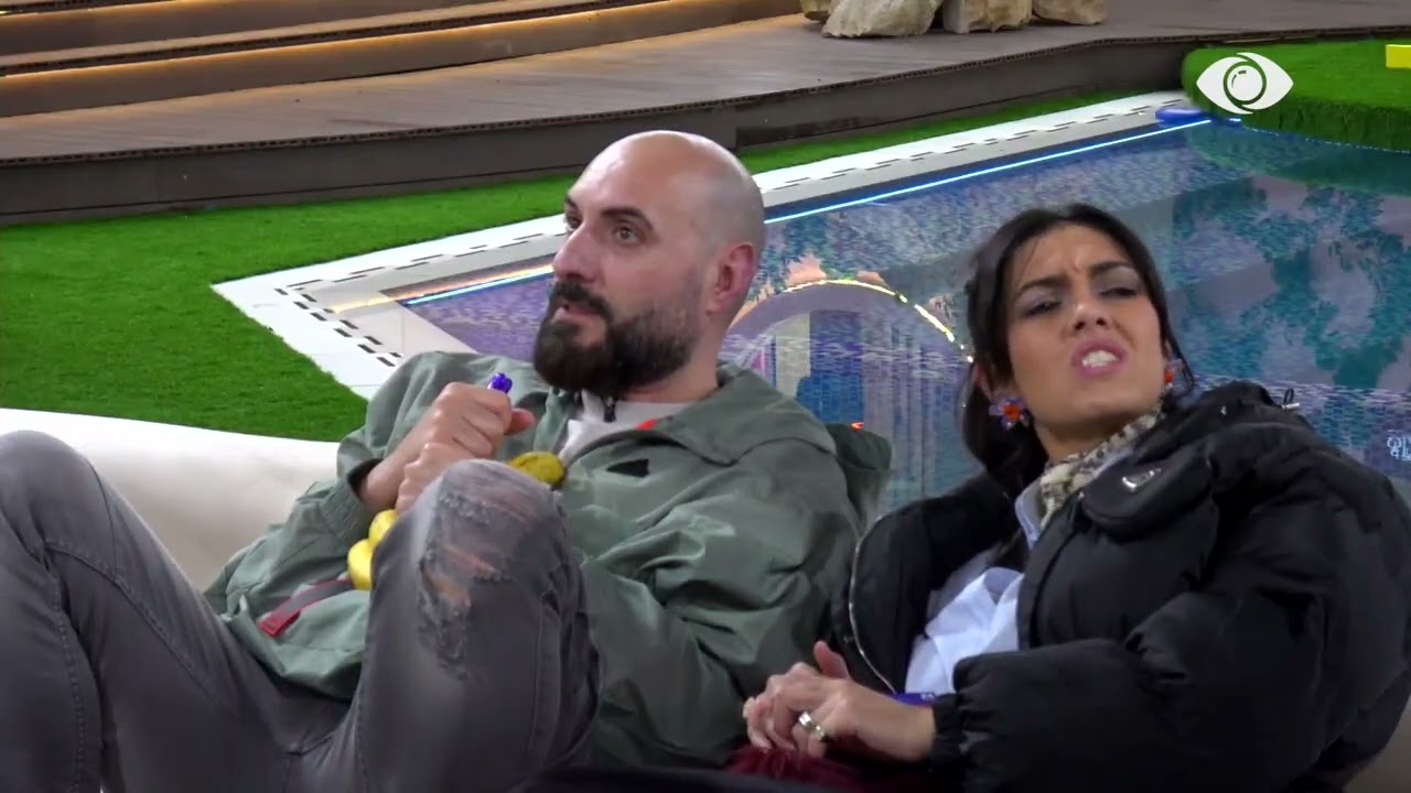 “Ti do kthehesh në njeri”/ Egli si shkencëtari flet me Bernardin, në rolin e majmunit