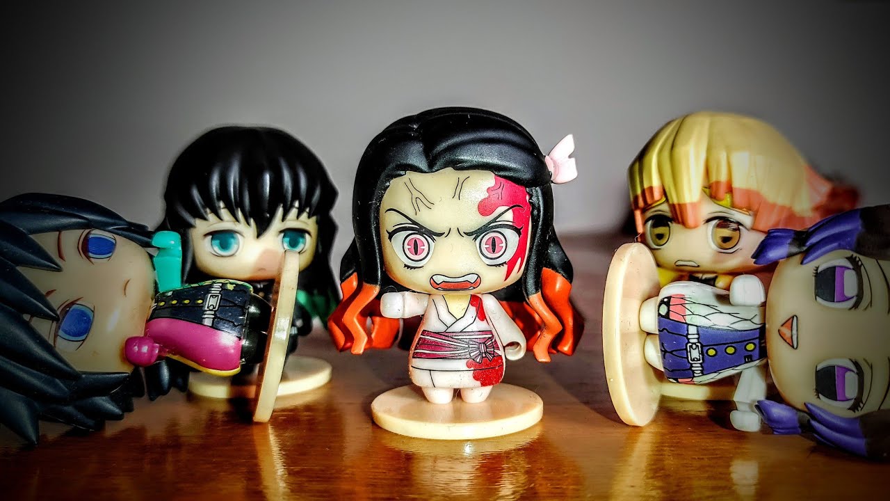 鬼滅の刃の人形がお菓子を食べまくる！demon slayer