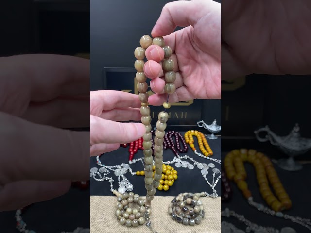 سبحة مسكي عفني مموج بحبات أسطوانية وشرابة أثرية