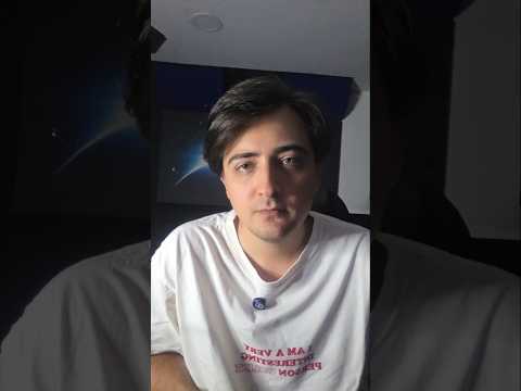 🔴 Lo spirito napoletano che porta fortuna — ma solo se taci. | pauretascabili.com