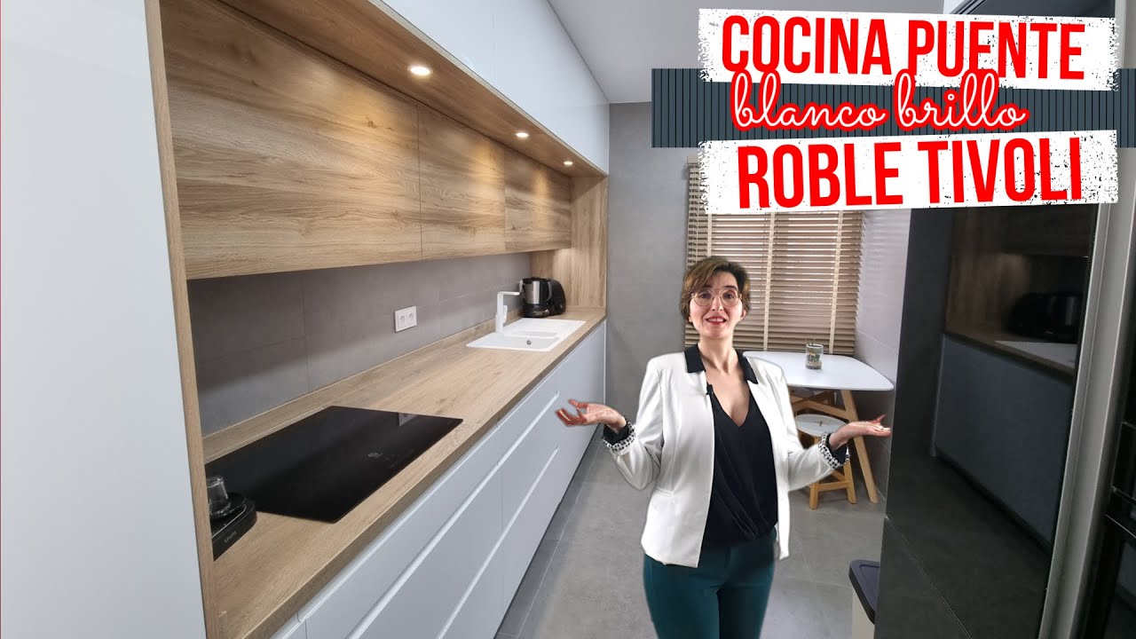 Watch Cocina puente en blanco brillo, roble Tívoli y encimera imitación madera. Cocina blanco y madera Now Cocina puente en blanco brillo, roble Tívoli y encimera imitación madera. Cocina blanco y madera