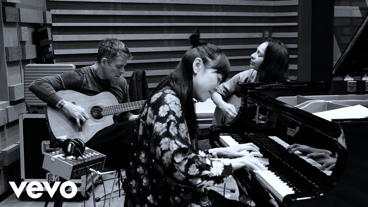 Rodrigo y Gabriela - Akatsuki (With Hiromi) (Official Video) - YouTube