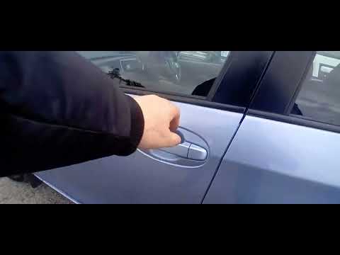 Toyota Yaris 1.0 AURA 4DR..LOW MILEAGE - Image 2