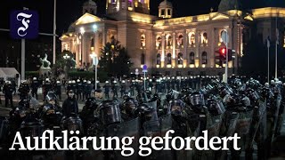 Serbien: Wut, Trauer und Proteste ein Jahr nach Dacheinsturz