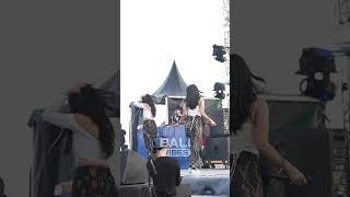 Download lagu GOYANGAN ERIKA PUTRI DI ACARA PANTAI MELASTI #bali #erikaputri #goyangpargoy mp3 Download lagu GOYANGAN ERIKA PUTRI DI ACARA PANTAI MELASTI #bali #erikaputri #goyangpargoy mp3