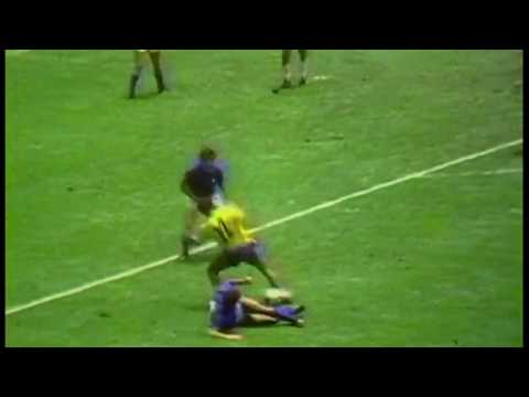 Roberto Rivellino destroys Mario Bertini | 1970 World Cup Final