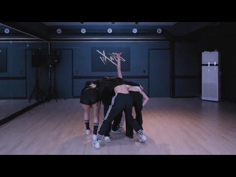 CRAXY - "POISON ROSE" Dance Practice [Mirrored + zoom]