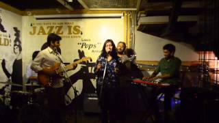 Kitchensink playing What Are We Doing by Robert Glasper