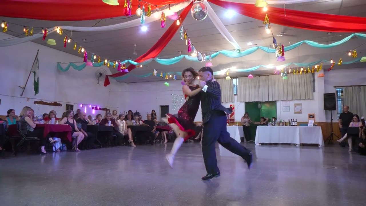 Video thumbnail for Victoria Ramirez y Lucio Galvan 4/4