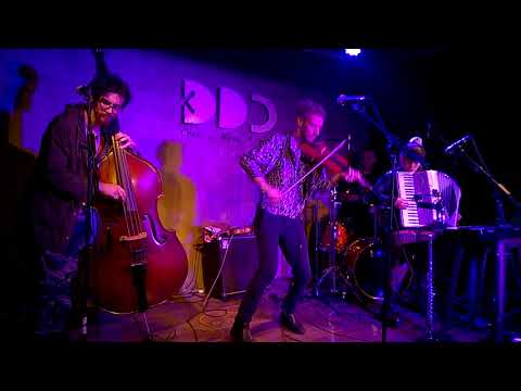 Jaron Freeman-Fox & The Opposite Of Everything at Dusk Dawn Club Beijing. [8-13-17]