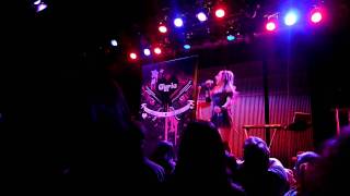 Ayria - Girl on the floor live clip Brooklyn NYC