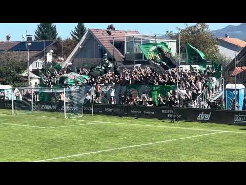 Stimmung von Wacker Innsbruck Fans im ”Holz”