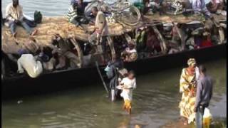 preview picture of video 'Le fleuve Bani et le marché de Ségou (Mali)'