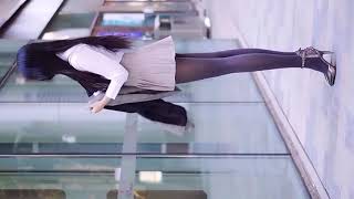 中毒必至！絶対にクセになる？！ちょっと見えてます？美女たちの競演！