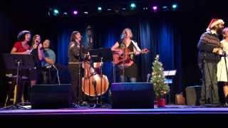 Anna Vogelzang & Andrew Young - Mr. Gingerbread Man (feat. the Wintersong Family)
