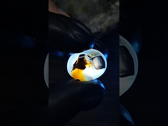 حجر عقيق مزهر مصور طبيعي