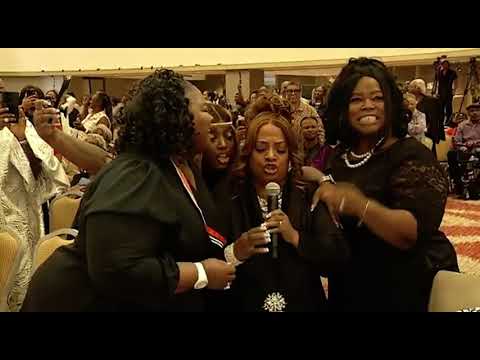 *NEW* The Anointed Pace Sister’s sing a snippet of “When God is in the Building,” + Praise Break!