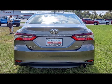 External Review Video 8CejnN5yGIQ for Toyota Camry 8 (XV70) Sedan (2017)