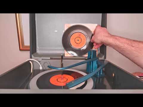 The Good Life ~ Tony Bennett ~ 1963 CBS 45rpm 7" Single ~ 1963 Bush SRP31D Record Player