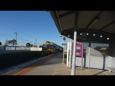 2 good trains at broadmeadows station