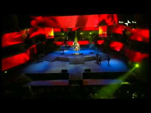 Concerto Primo Maggio 2010 - Carmen Consoli: Besame Giuda & Material girl