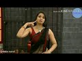Hot Bhabhi Armpits In Sleeveless Saree