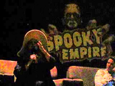 Ronee Blakely mentions the music of the scene from "A Nightmare on Elm Street