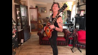 Video thumbnail for Gibson Les Paul Less Plus 2015 demo and review by Foxy's Guitar Show